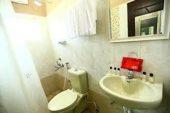 Capital O 10546 Parkway Inn Chennai Exterior photo