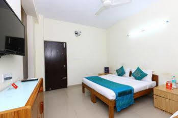 Capital O 10546 Parkway Inn Chennai Exterior photo